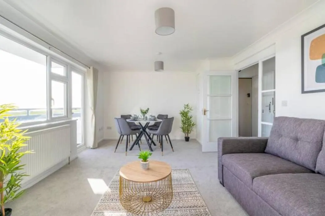 公寓 Large Sea View 2 Bedroom Sleeps 6 - Free Parking 伯恩茅斯
